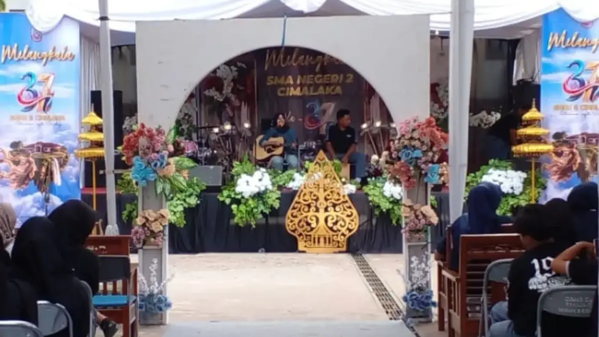 Siswa Hidupkan Milangkala SMAN 2 Cimalaka Siswa Hidupkan Milangkala SMAN 2 Cimalaka