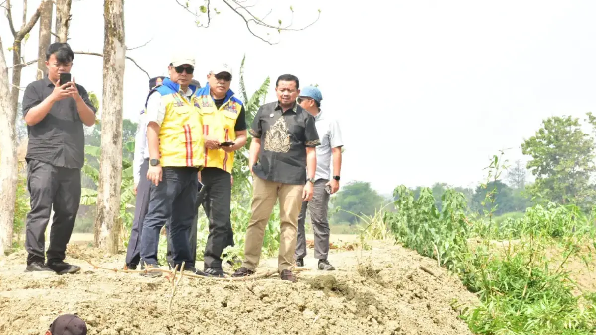 Antisipasi Banjir Musim Hujan, Bupati Dony Tinjau Normalisasi Sungai Sukanyere Ujungjaya Antisipasi Banjir Musim Hujan, Bupati Dony Tinjau Normalisasi Sungai Sukanyere Ujungjaya