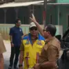 Tinjau Perbaikan Jalan Parakanmuncang-Sindulang, Bupati Dony Instruksikan Perbaikan Drainase Rawan Longsor