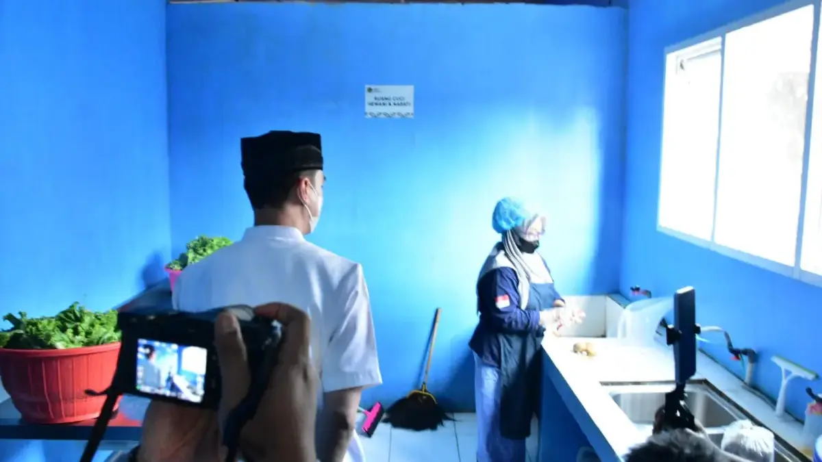 Sidak SPPG Darmaraja, Wabup Sumedang Tekankan Higienitas dan Pengawasan Gizi Anak Sidak SPPG Darmaraja, Wabup Sumedang Tekankan Higienitas dan Pengawasan Gizi Anak