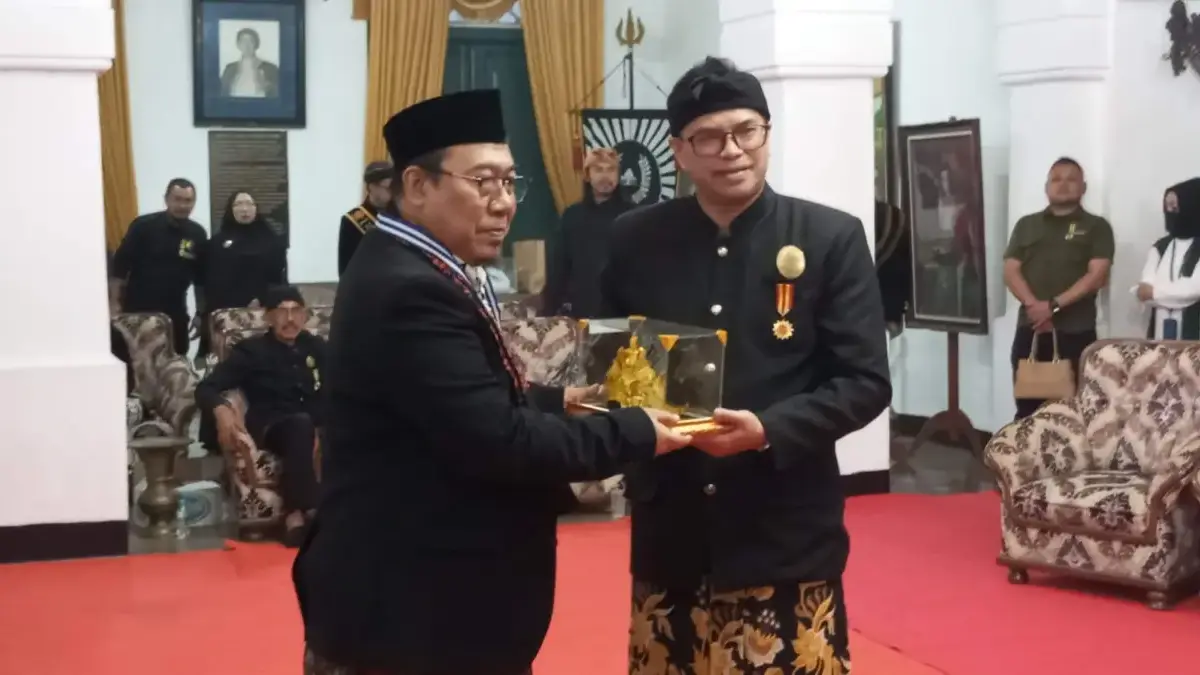 Radya Anom Karaton Sumedang Larang R Luky Djohari Soemawilaga
