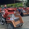 Sebanyak 220 tukang becak di Kabupaten Sumedang mendapat kesempatan mengikuti pelatihan penggunaan becak listr