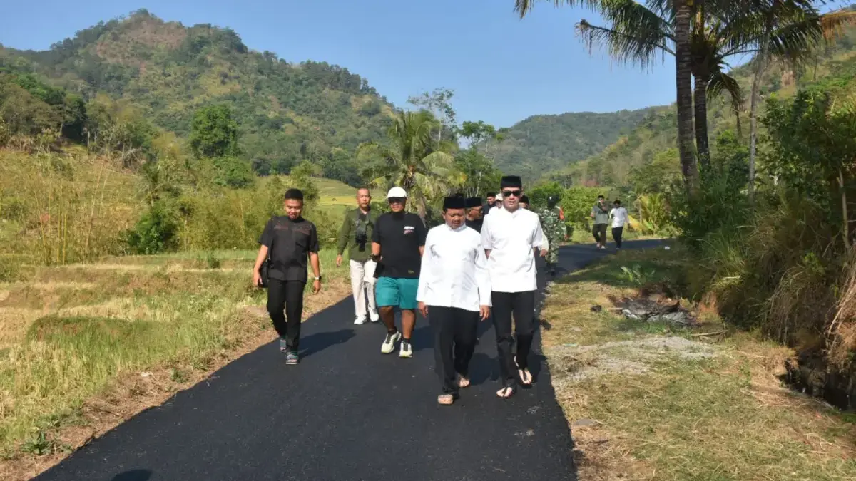 Bupati Sumedang H. Dony Ahmad Munir bersama Wakil Bupati Sumedang M. Fajar Aldila turun langsung memonitor pr