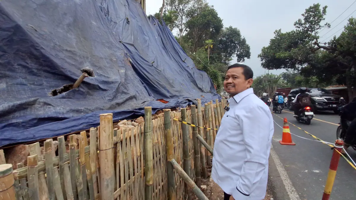 Tinjau Perbaikan TPT, Bupati: Penanganan Permanen Dijadwalkan Januari 2027 Tinjau Perbaikan TPT, Bupati: Penanganan Permanen Dijadwalkan Januari 2027