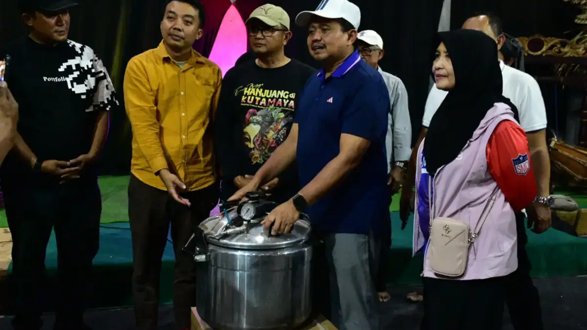 Hadirkan Teknologi Pengolahan Sampe Wedang Kuliner Khas Rancakalong Siap Mendunia Hadirkan Teknologi Pengolahan Sampe Wedang, Kuliner Khas Rancakalong Siap Mendunia