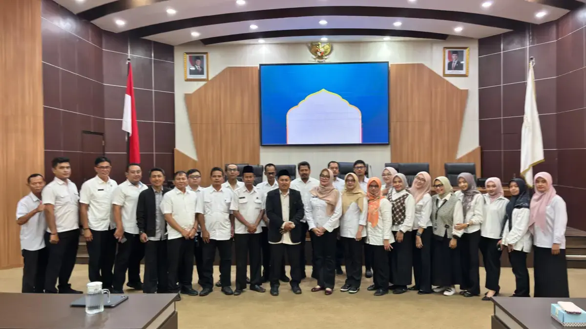 Jaga Keseimbangan Kerja Dan Akhlak Sekretariat DPRD Sumedang Gelar Taklim Apparratur 