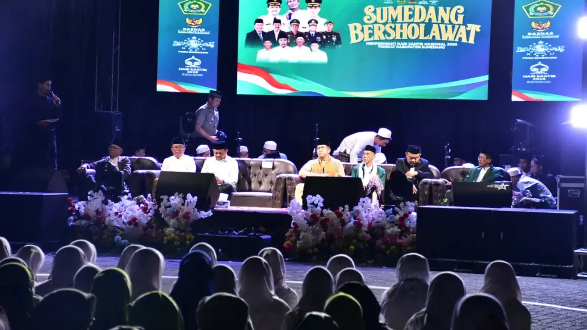 Puncak Peringatan Hari Santri di Sumedang: Ribuan Santri Lantunkan Sholawat di Islamic Center