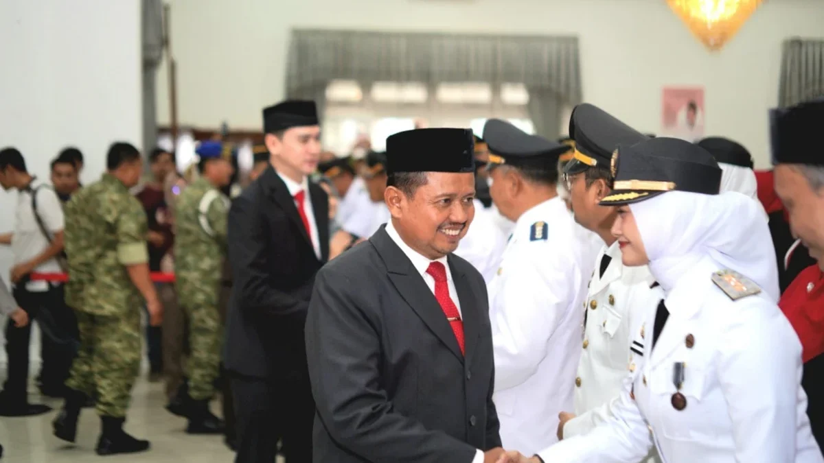Bupati Sumedang Lantik 222 ASN Tekankan Integritas Inovasi dan Orientasi Pelayanan Bupati Sumedang Lantik 222 ASN Tekankan Integritas, Inovasi dan Orientasi Pelayanan