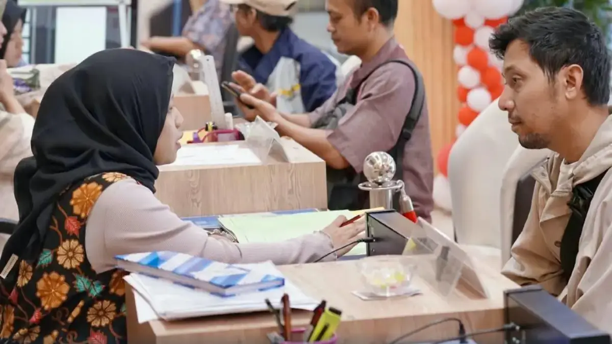 Di Tengah Kesibukan, Warga Manfaatkan PELATARAN untuk Urusan Pertanahan saat Akhir Pekan Sabtu, 3 Oktober 202 Di Tengah Kesibukan, Warga Manfaatkan PELATARAN untuk Urusan Pertanahan saat Akhir Pekan